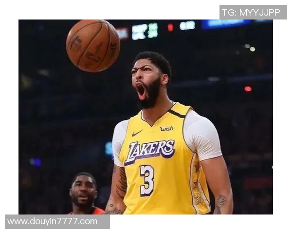 球员评分与数据统计：谁是本轮最佳防守者？